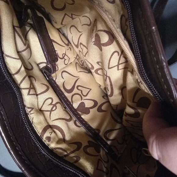 Medium size faux leather purse..like brand new! - Picture 6 of 6